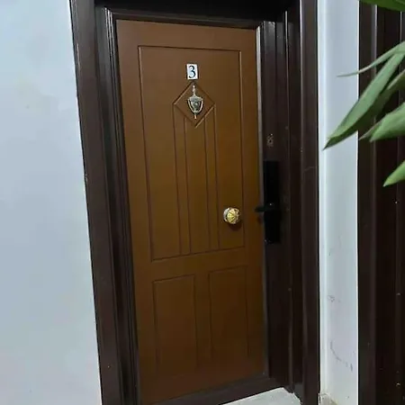 Connor Premium Vlorë