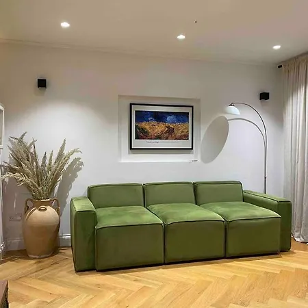 Connor Premium Apartment Vlore